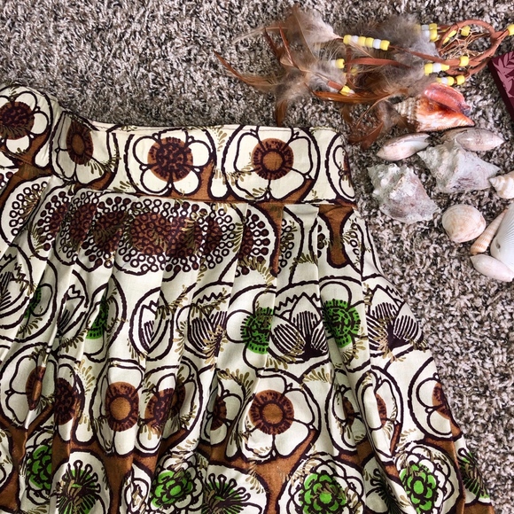 Tan and brown skirt - Picture 2 of 3